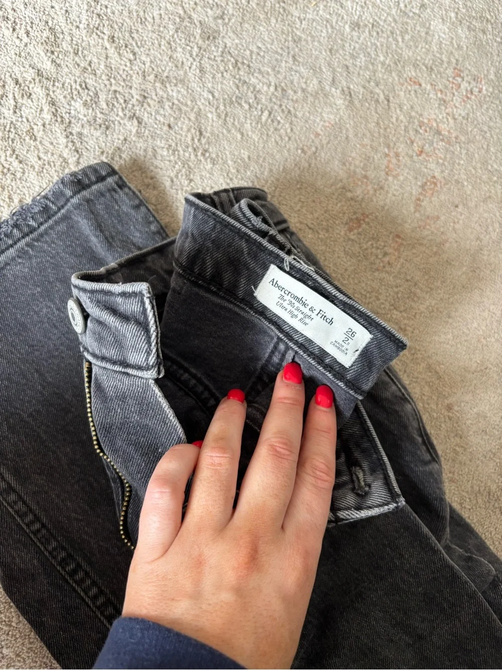 Abercrombie & Fitch Washed 90s High Rise Jeans - Picture 6 of 6
